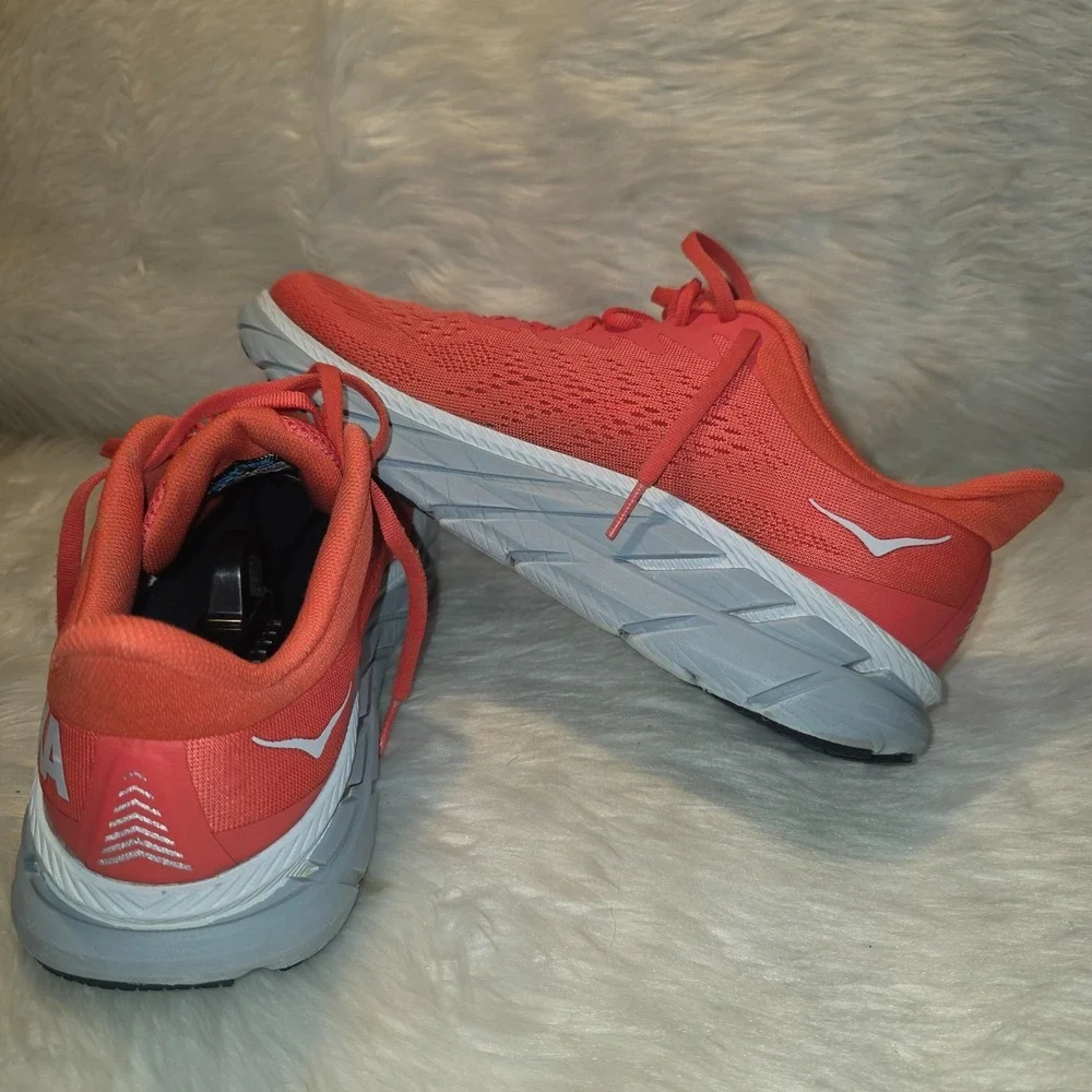 Size 9.5 - Hoka One One HOKA Clifton 7 Hot Coral W